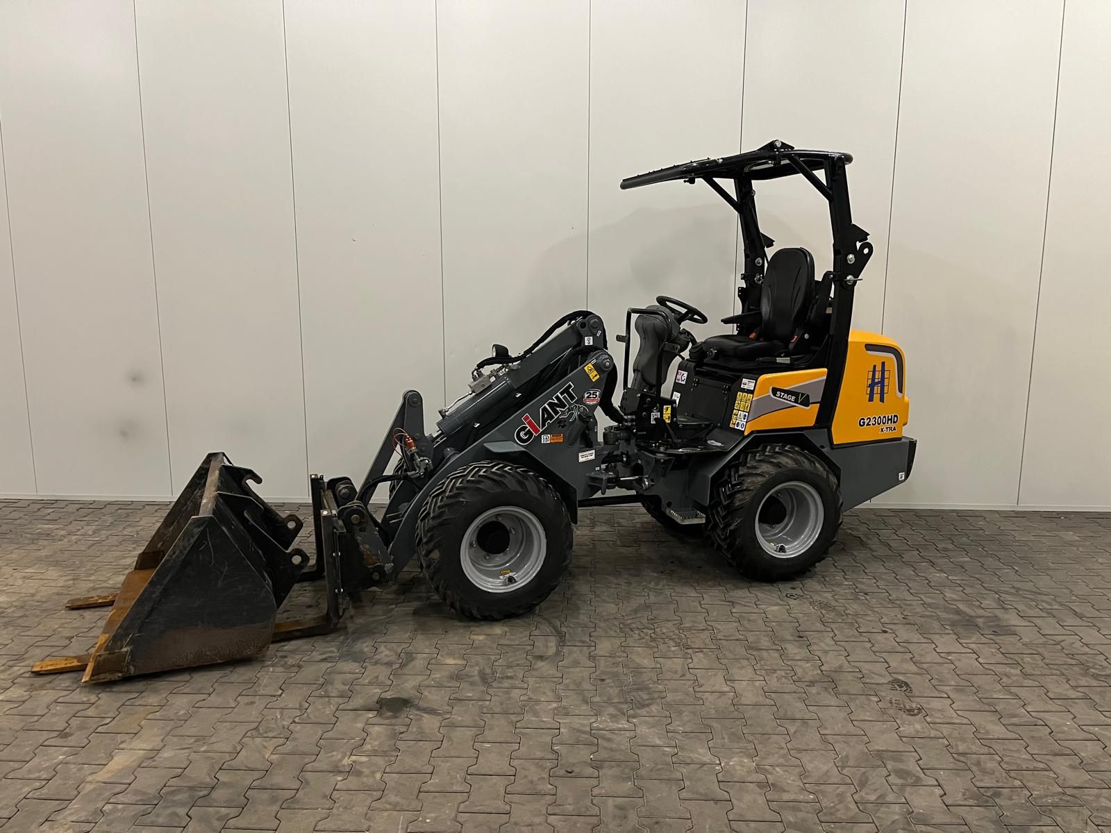 HV-170102- Kniklader 2300 kg