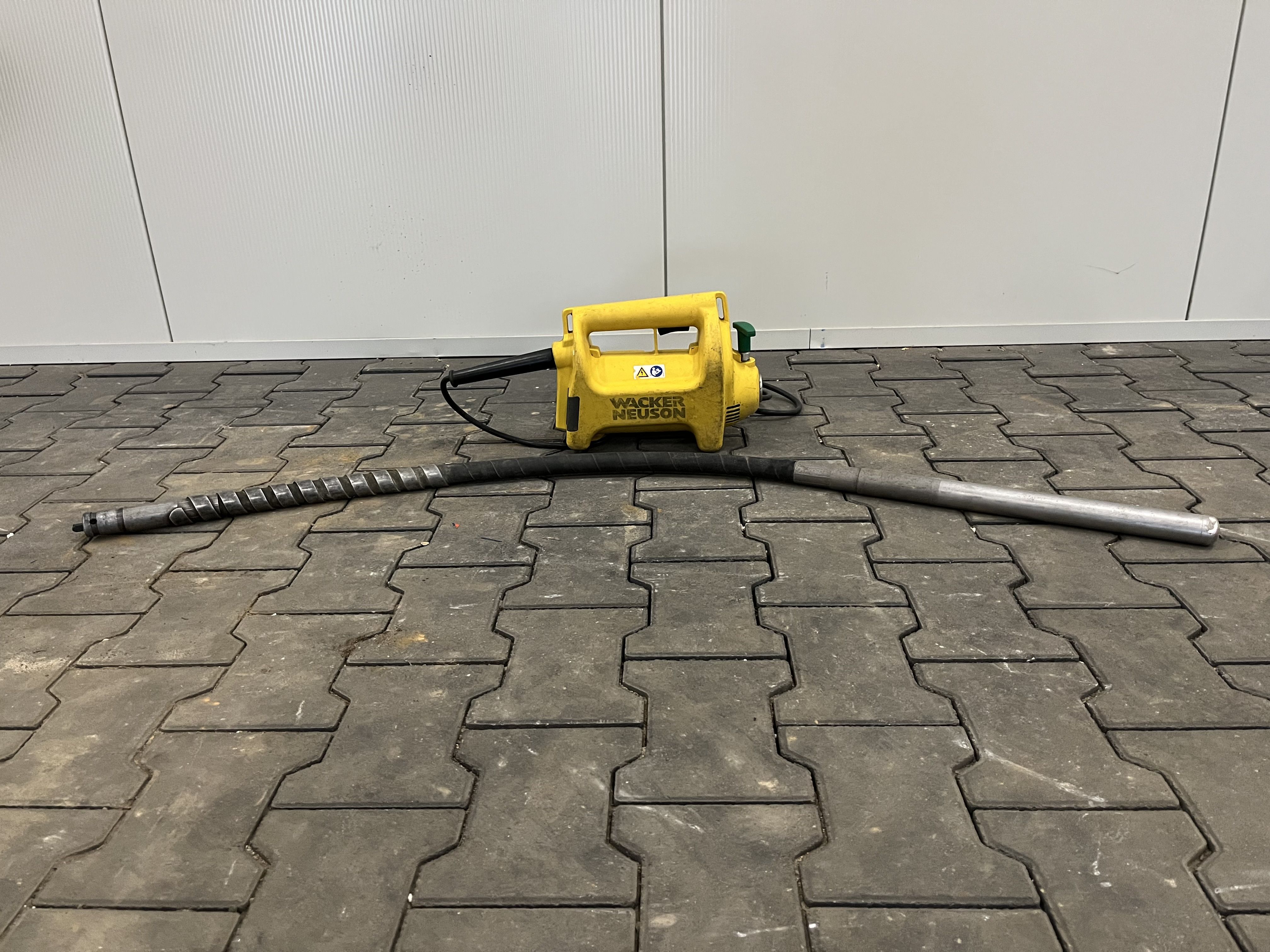 HV-080102 - Betontrilnaald