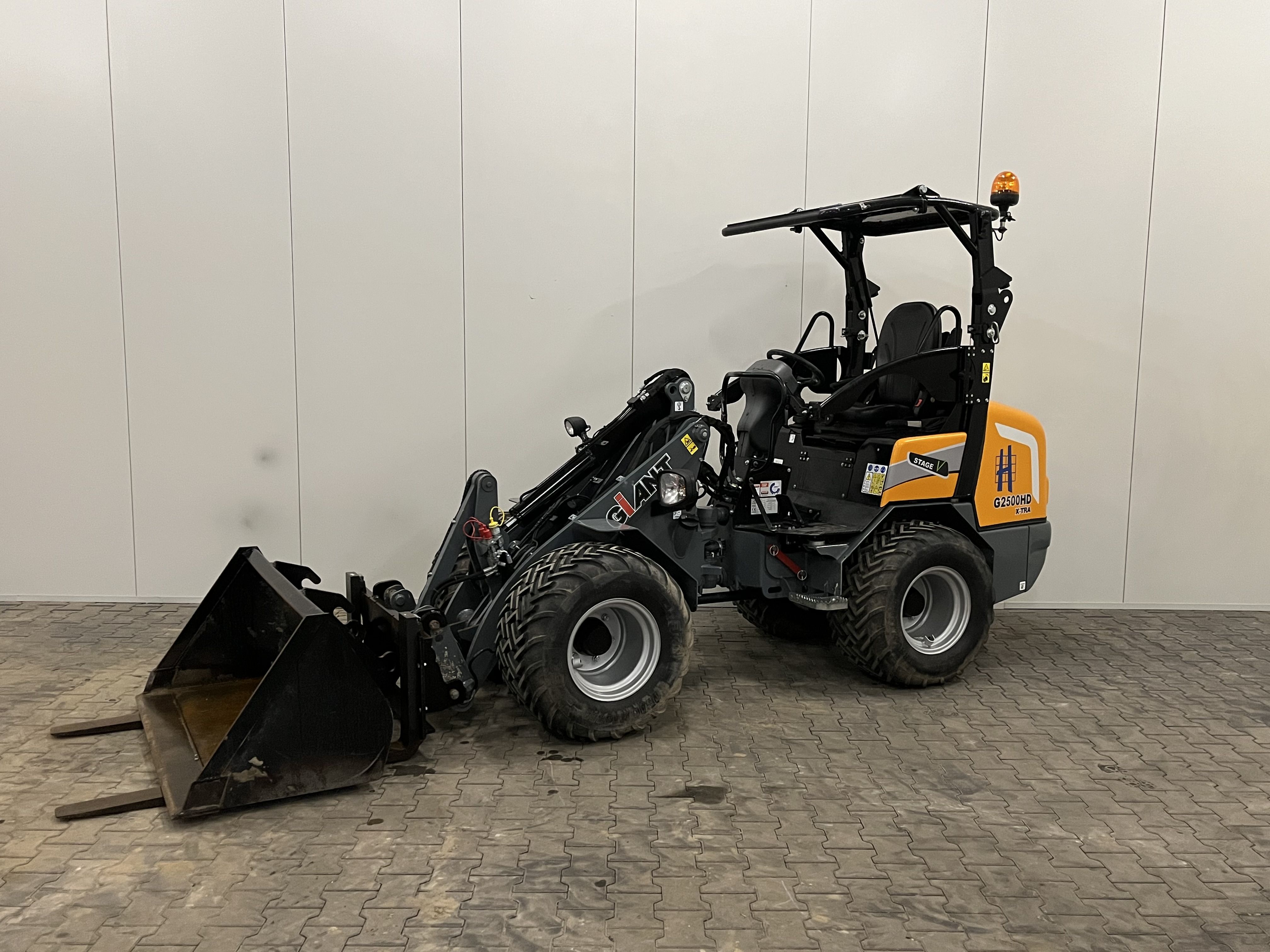 HV-170103 - Kniklader 2500 kg