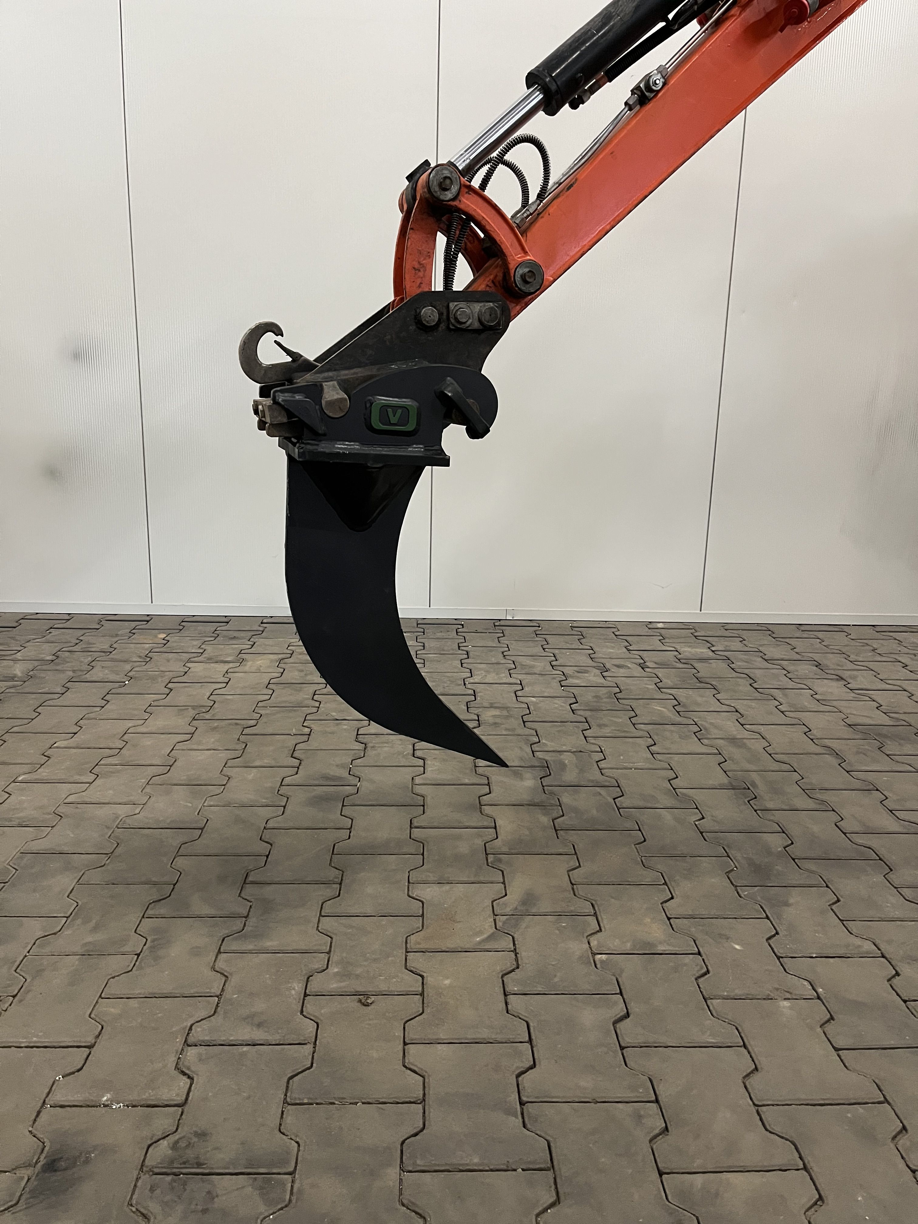 HV-160205 - Ripper
