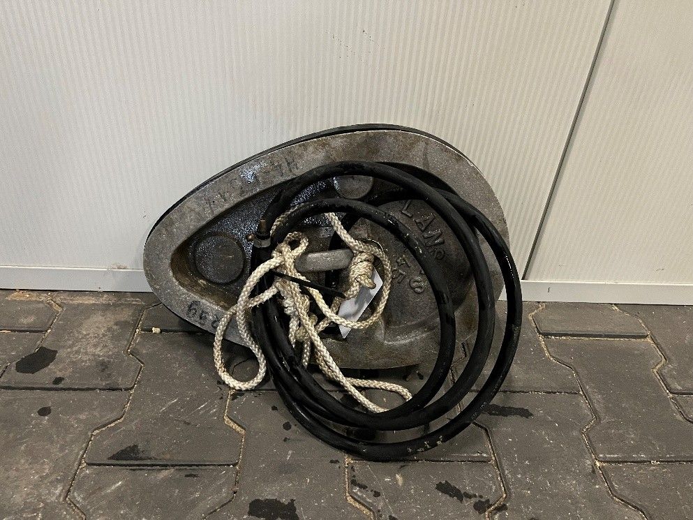 HV-130302- Rioolafsluiter ei-vormig 1-delig 300 x 450