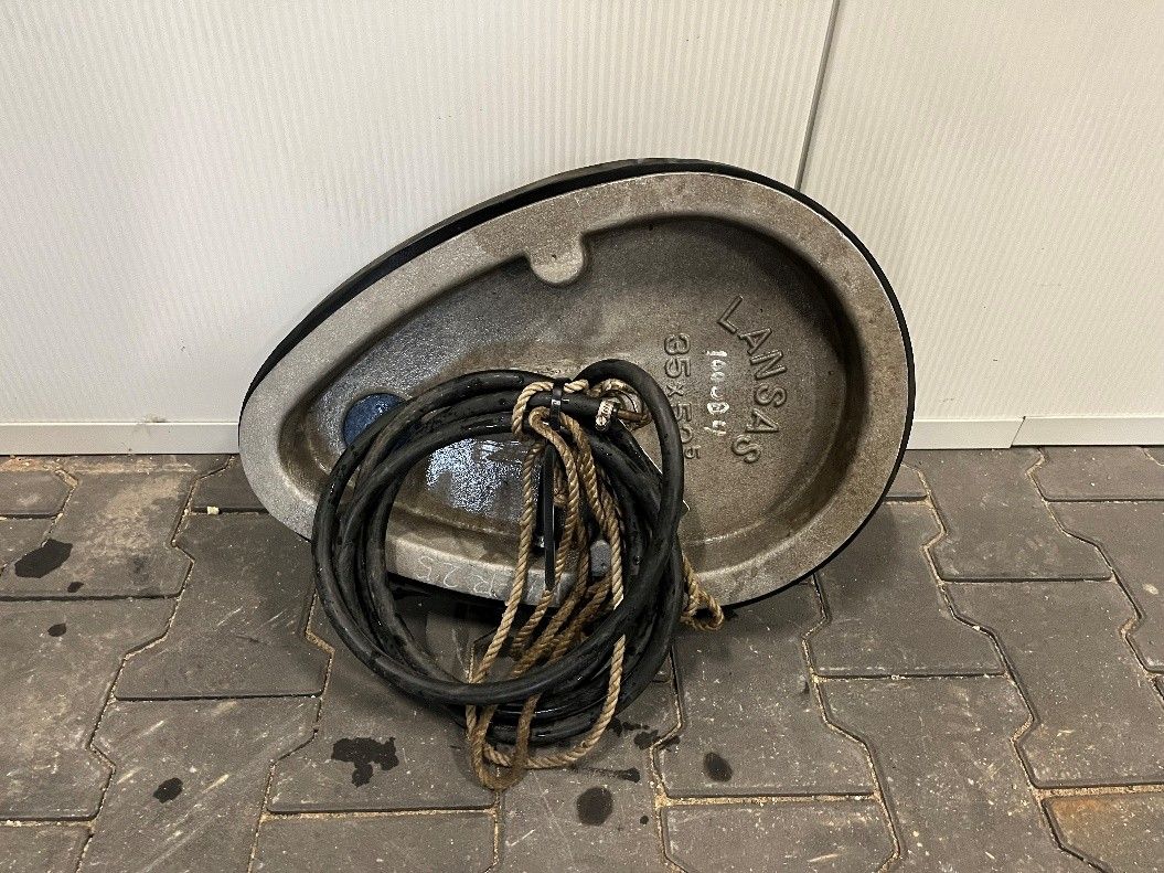 HV-130303- Rioolafsluiter ei-vormig 1-delig 350 x 525