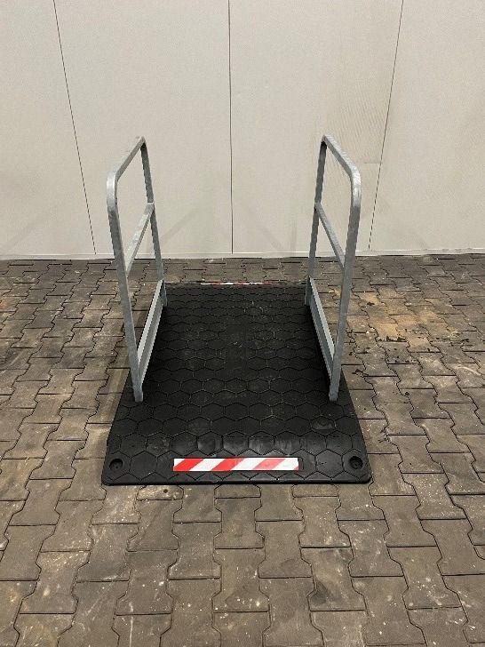 HV-010501 - loopbrug met reling